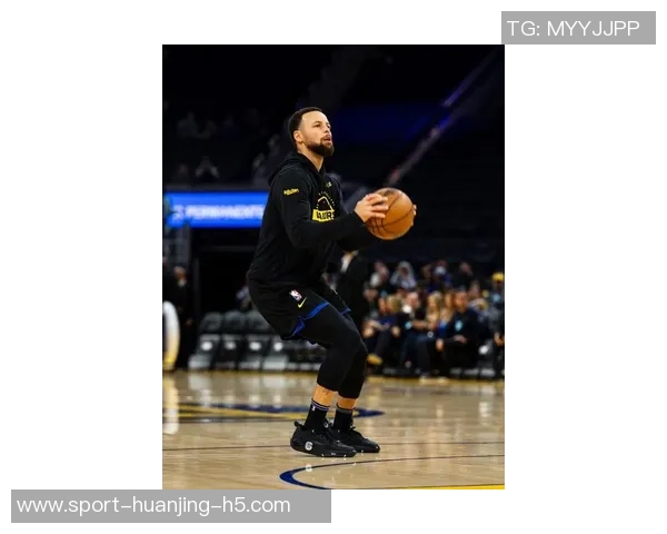 库里赛前训练穿TMac3s向麦迪致敬展现传奇球员的风范